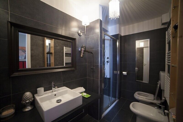 Bathroom 5, Residenze Torinesi, Torino