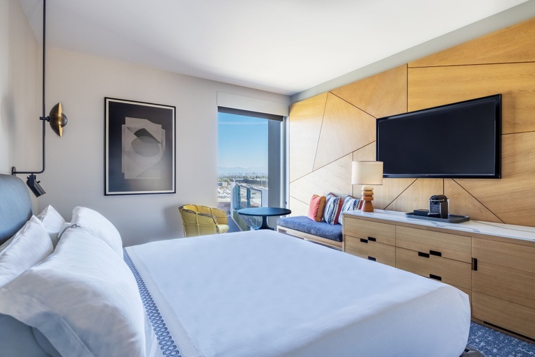 Bedroom 1, The Shay Hotel, Los Angeles