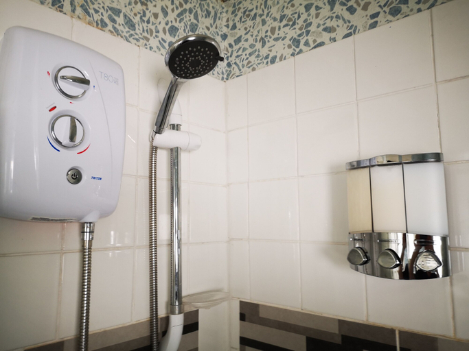 Bathroom 3, EuroVilla, Belfast