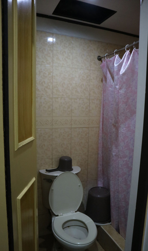 Bathroom 4, Hundred Isles' Room Rentals and Transient House, Alaminos City