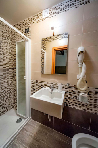 Bathroom 4, Hotel Trieste, Venezia