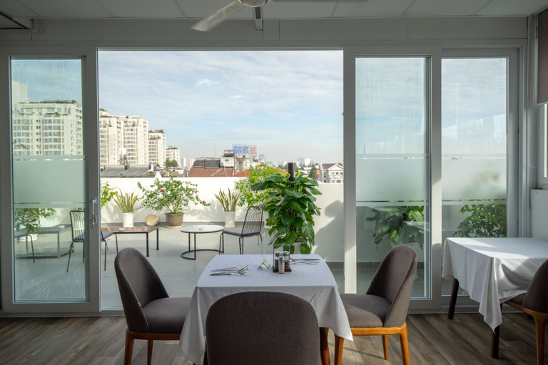 Food & Drinks 5, Parkhill Hotel & Apartment, District 7