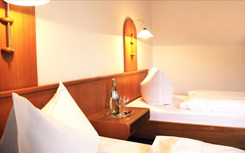 Bedroom 3, Stadthotel Alsfeld, Vogelsbergkreis