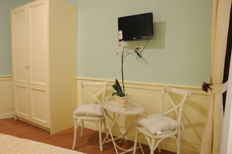 Others 5, 95 Rooms in Rome, Roma