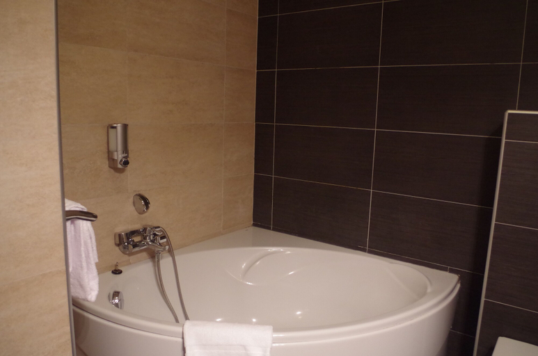 Bathroom 4, Spunta Di Mare, Corse-du-Sud