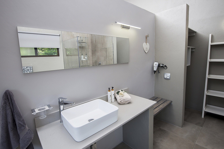 Bathroom 4, Birds Babble Self Catering Guest House, Ehlanzeni