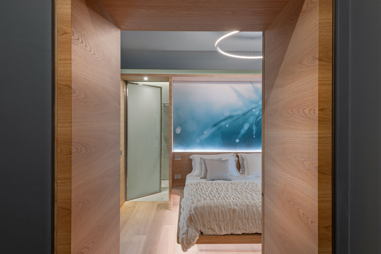 Others 5, Air Suite, Verona