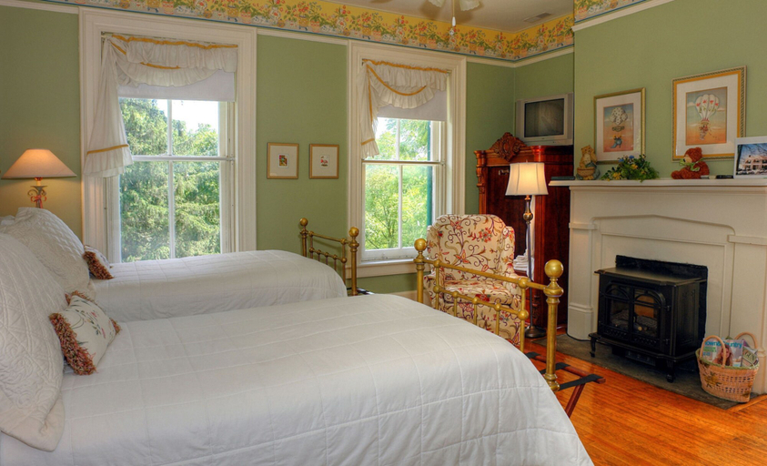 Bedroom 3, Rockwood Manor, Pulaski
