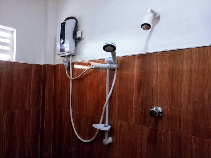 Bathroom 5, Takeshi inn, Dambulla