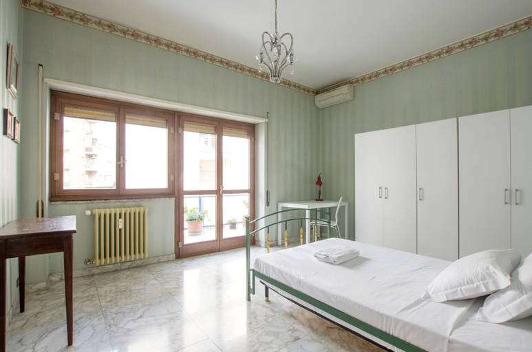 Room 2, Luxury Macrobio Flat, Rome