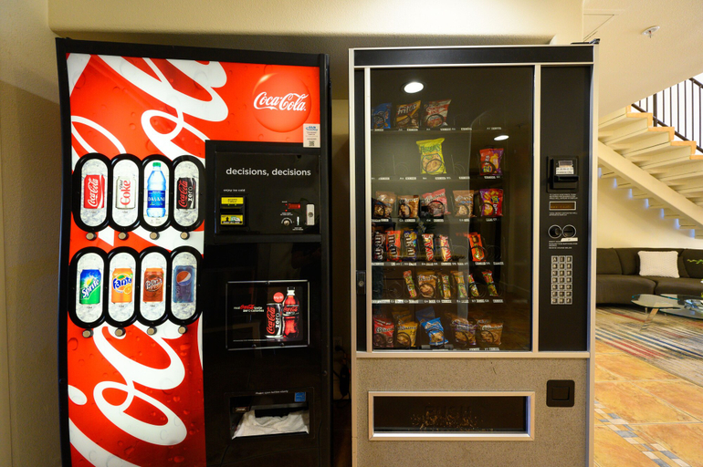 Food & Drinks, Studios Inn, Santa Clara