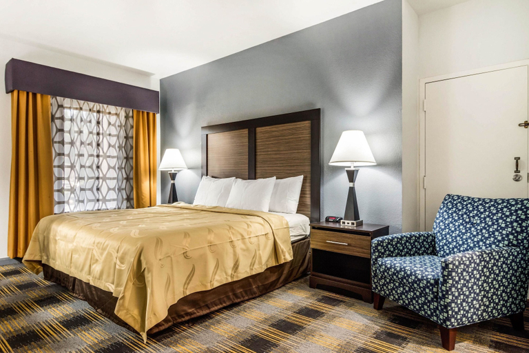 Bedroom 3, Quality Inn near Six Flags, Douglas