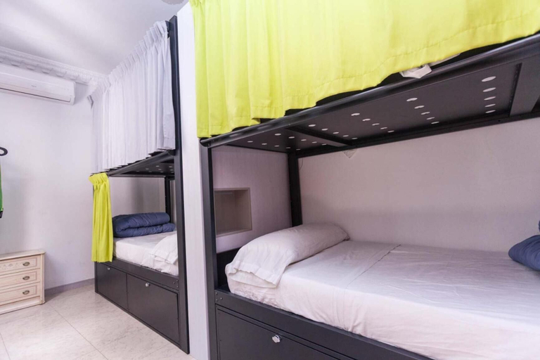 Bedroom 4, Hostel One Catedral, Sevilla