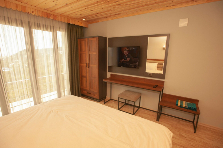 Others 5, Royal Villa, Arsin