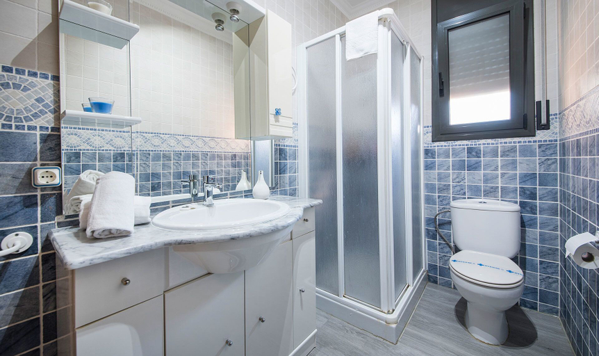 Bathroom 4, Julius House With Pool 7Km From The Beach (R75), Barcelona