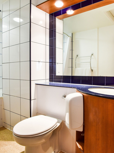 Bathroom 4, Tyger Inn Derby, Derbyshire