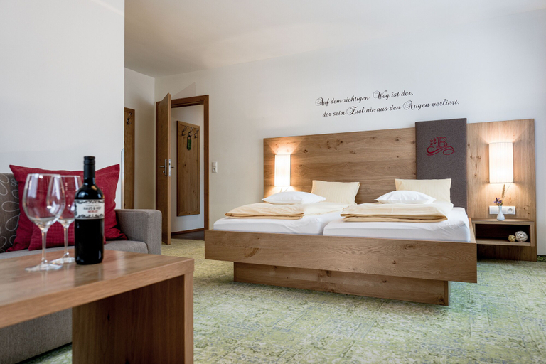 Bedroom 2, Appartement-Hotel Zur Barbara, Liezen