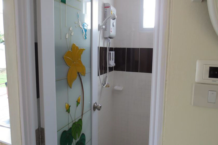Bathroom 4, Lomtalay Resort Trat, Laem Ngop