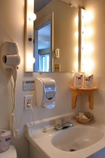 Bathroom 4, Auberge Beauséjour, Charlevoix