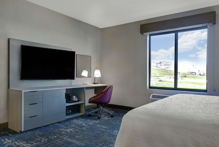 Bedroom 3, Hampton Inn Patterson, Stanislaus