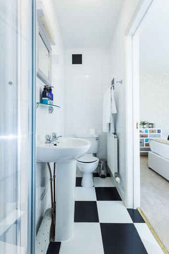 Bathroom 4, Stanton Manor Hotel, Wiltshire