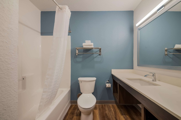 Bathroom 5, WoodSpring Suites Wesley Chapel-Tampa, Pasco