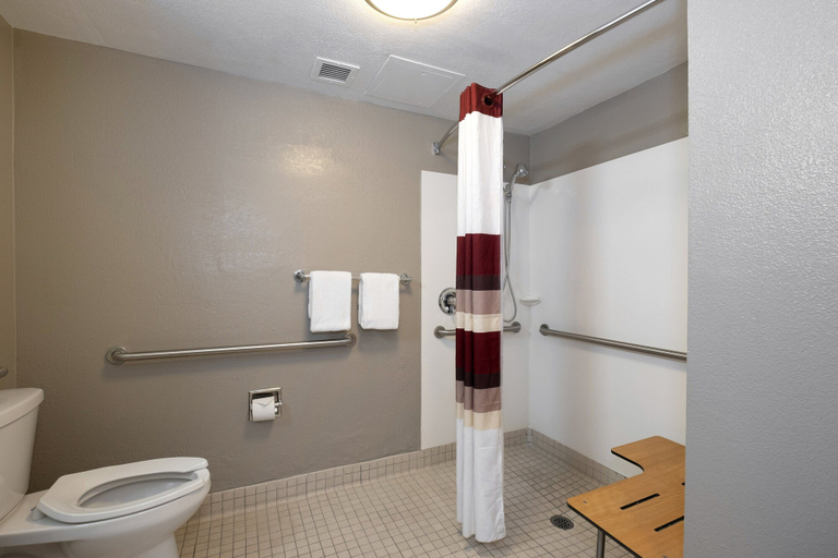 Bathroom 4, Red Roof Inn PLUS+ Boston - Mansfield/ Foxboro, Bristol