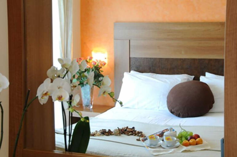 Bedroom 4, Hotel I Due Cigni, Siena