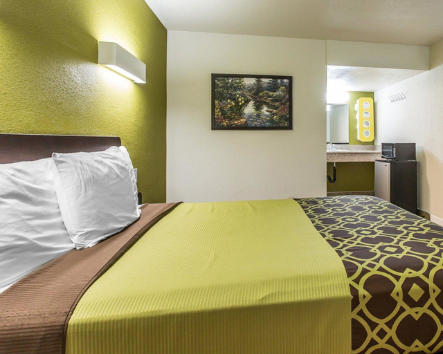 Bedroom 3, Rodeway Inn Downtown Hanford, Kings