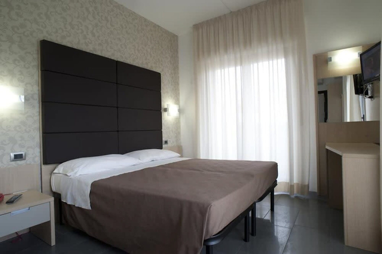 Bedroom 3, Club Hotel Le Nazioni, Pescara