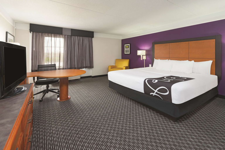 Bedroom 24