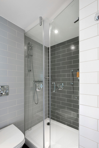 Bathroom 5, Holiday Inn Express ROUEN CENTRE - RIVE GAUCHE by IHG, Seine-Maritime