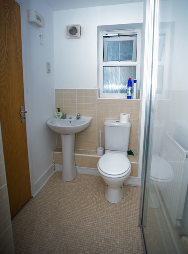 Bathroom 4, Superior 2 bedroom Apartments, London