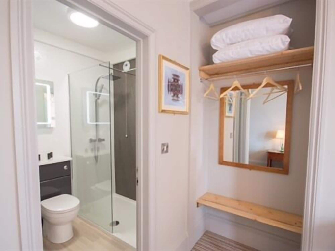 Bathroom 2, The Wayfarer, East Sussex