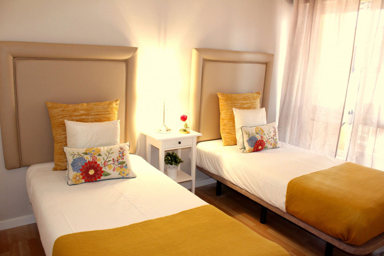 Bedroom 2, Central Apartment in Quarteira, Loulé