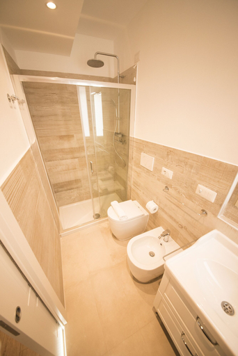 Bathroom 5, BePlace Aventino, Rome