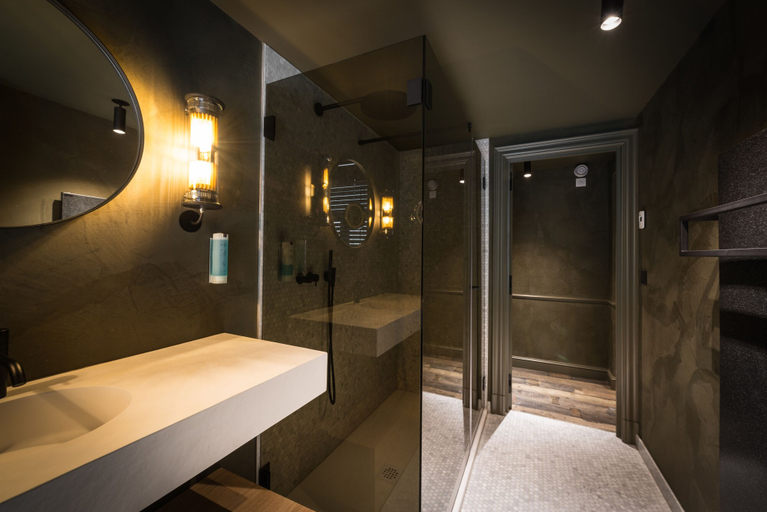 Bathroom 5, Hotel Sanglier, Luxembourg