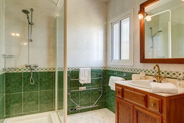 Bathroom 4, Los Arcos, Málaga