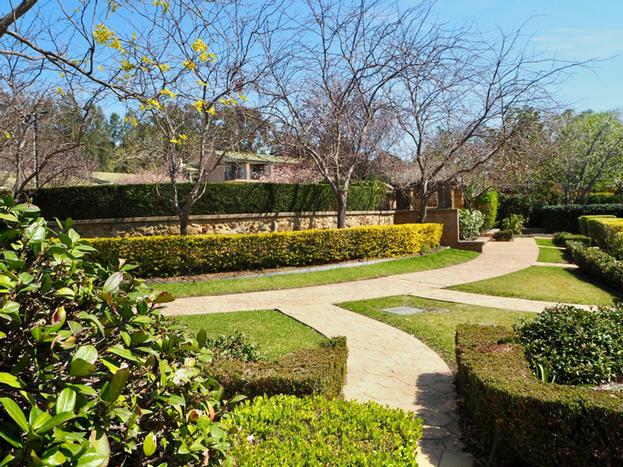Exterior & Views 6