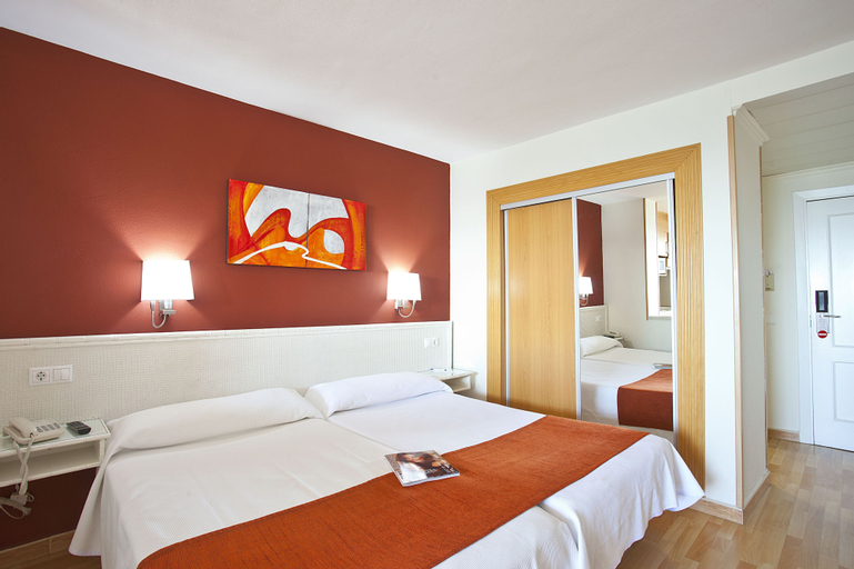 Bedroom 4, Apartamentos Princesa Playa, Málaga