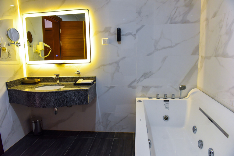 Bathroom 5, Admas Grand Hotel, Entebbe