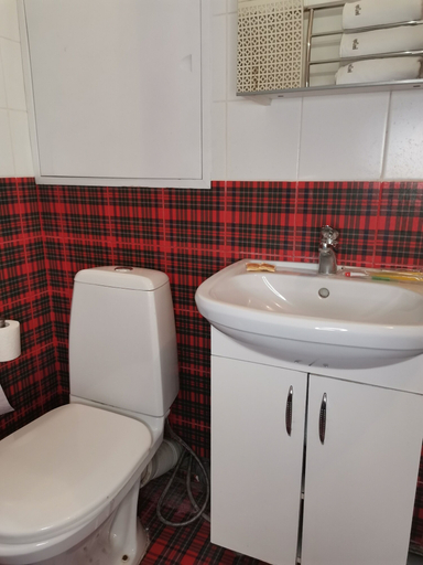 Bathroom 2, Inndays Podolsk on Elektromontazhny, Podol'sk