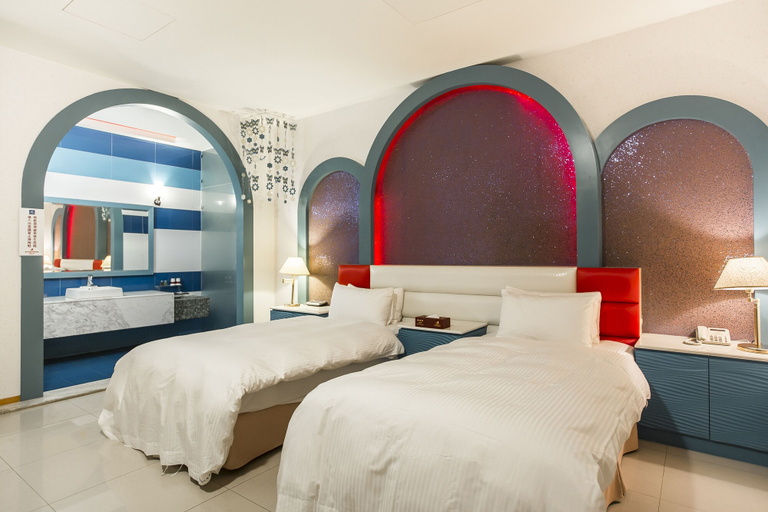 Bedroom 2, MoonArea Business Leisure Motel, Yulin
