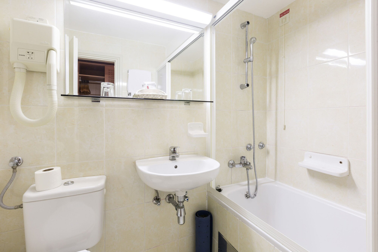 Bathroom 4, Apartments Bellevue Plava Laguna, Poreč