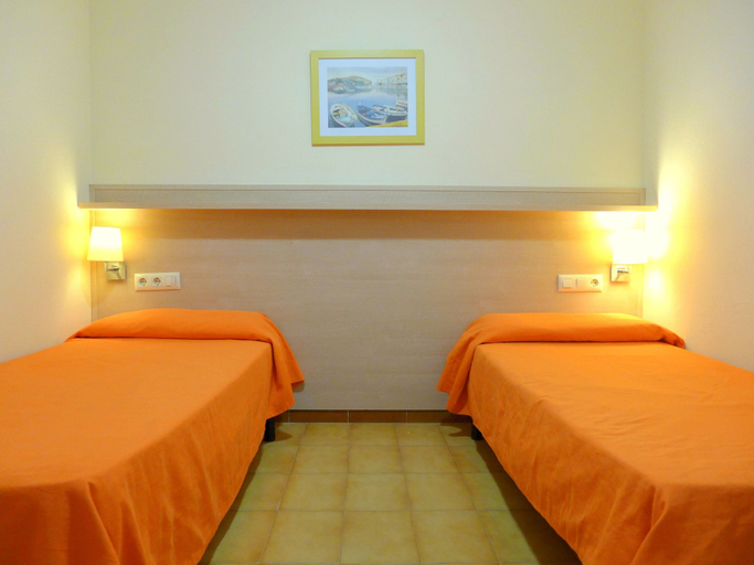 Bedroom 2, Apartamentos Azahar-46, Tarragona