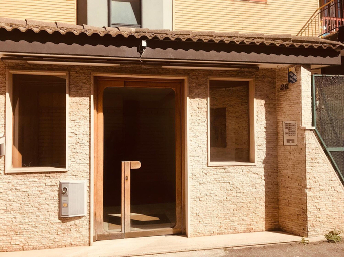 Exterior & Views 2, Raya 28, Bari