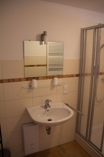 Bathroom 5, Hotel Haupt, Mayen-Koblenz