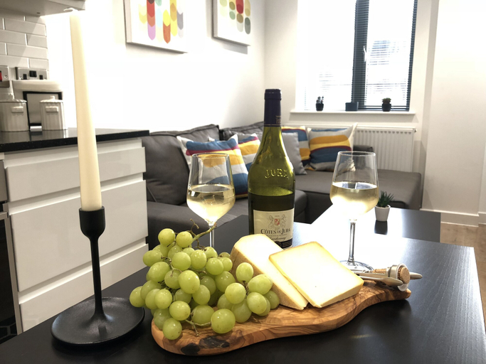 Food & Drinks, Cosy One Bedroom Apartment By Creatick, Reading