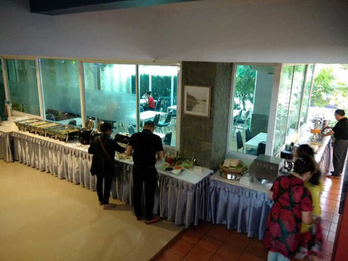 Food & Drinks 5, TopTen Grand Hotel, Bang Bo