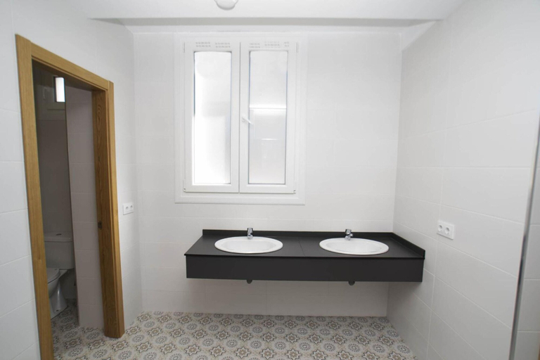 Bathroom 3, Hostel Albergue O Mesón, Pontevedra